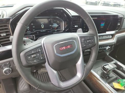 Certified 2025 GMC Sierra 1500 Elevation w/ X31 Off-Road Package AWD/4WD image 9