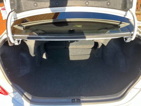 Used 2014 Toyota Camry SE image 10