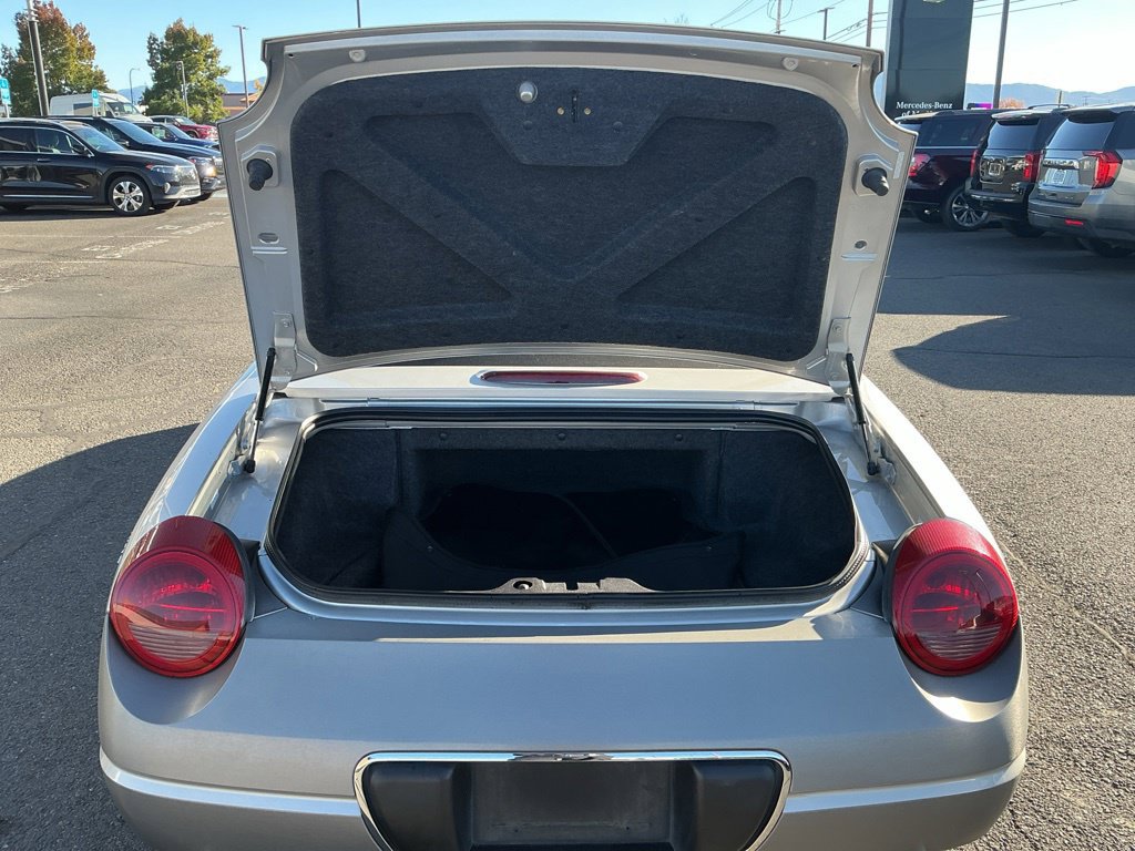 Used 2005 Ford Thunderbird RWD image 21