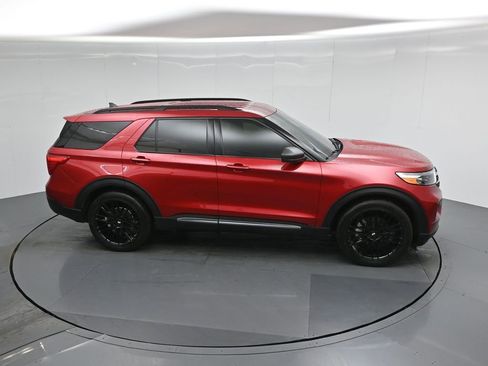 Used 2024 Ford Explorer XLT image 54
