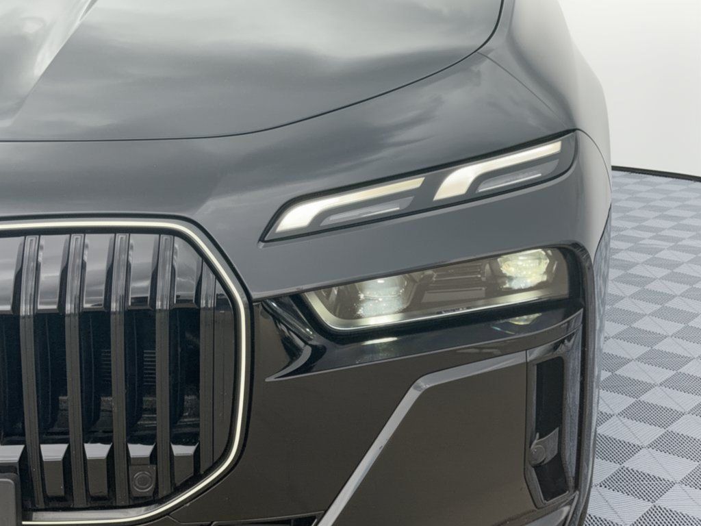 Used 2026 BMW 740i RWD image 12