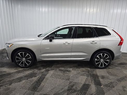 Used 2023 Volvo XC60 B5 Plus image 5