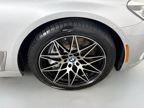 Used 2017 BMW 750i xDrive AWD/4WD image 32