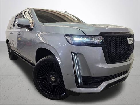 Used 2023 Cadillac Escalade ESV Sport Platinum w/ LPO, ONYX Package AWD/4WD image 6