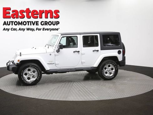 Used 2015 Jeep Wrangler Unlimited Sahara w/ Connectivity Group AWD/4WD image 59