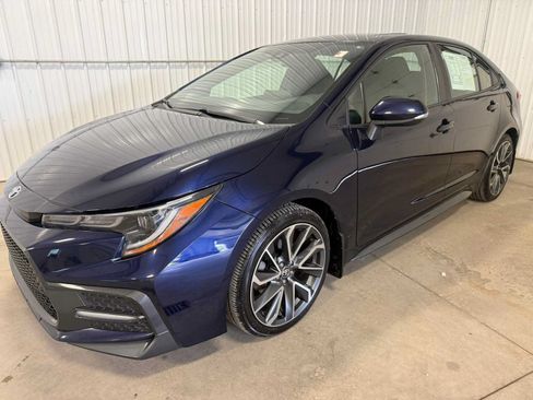Used 2022 Toyota Corolla SE w/ SE Premium Package FWD image 6