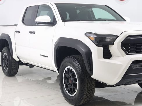 Used 2024 Toyota Tacoma TRD Off-Road image 36