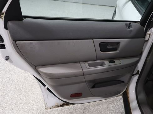 Used 2005 Ford Taurus SE image 19