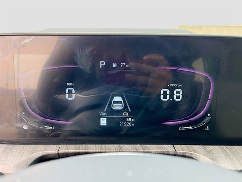 Used 2023 Kia Telluride EX w/ EX Captain's Chair Package image 12