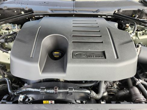 Certified 2023 Land Rover Defender 110 SE AWD/4WD image 9