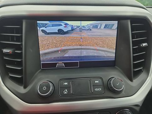 Used 2023 GMC Acadia SLE w/ Driver Convenience Package FWD image 18