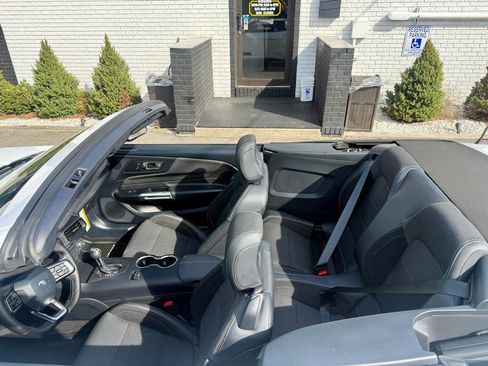 Used 2024 Ford Mustang Convertible RWD image 16