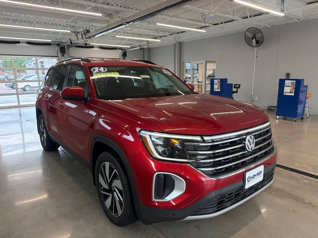 Used 2024 Volkswagen Atlas SE AWD/4WD image 9