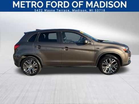 Used 2017 Mitsubishi Outlander Sport ES image 1
