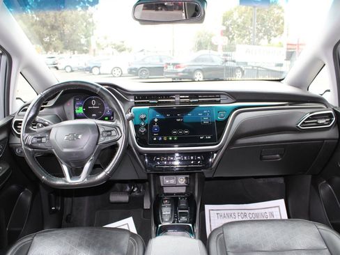 Used 2023 Chevrolet Bolt LT image 6