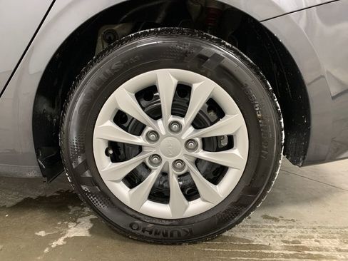 Used 2024 Kia Forte LX image 4