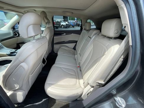 Used 2017 Lincoln MKX Reserve w/ Lincoln MKX Climate Package AWD/4WD image 16