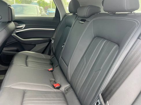 Used 2022 Audi e-tron Premium AWD/4WD image 19
