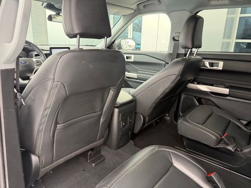 Used 2023 Ford Explorer XLT w/ Equipment Group 202A image 19