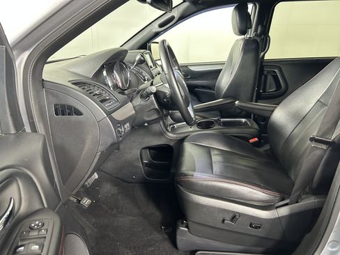 Used 2019 Dodge Grand Caravan GT FWD image 9