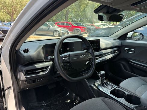 Used 2025 Kia K4 FWD image 32