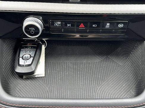 New 2025 Ford Explorer Active w/ Active Comfort Package image 28