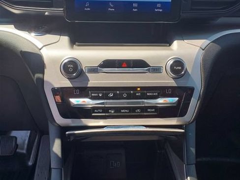 Used 2021 Ford Explorer XLT w/ Class III Trailer Tow Package AWD/4WD image 32