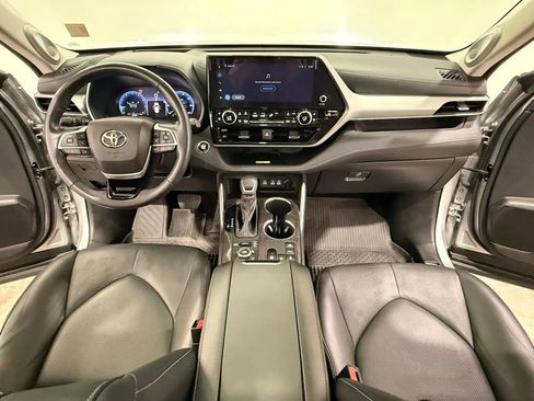 Used 2023 Toyota Highlander Platinum AWD/4WD image 21