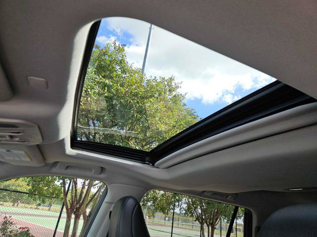 Used 2020 Toyota Highlander XLE FWD image 25