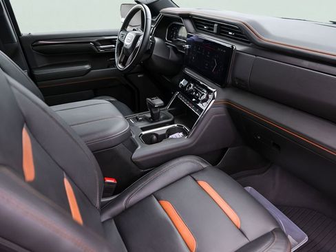 Used 2024 GMC Sierra 1500 AT4 w/ Technology Package image 32