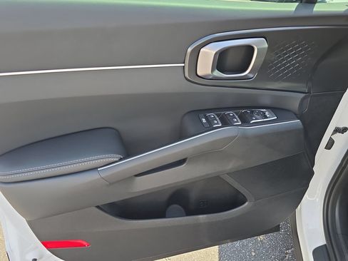 New 2026 Kia Sorento LX FWD image 17