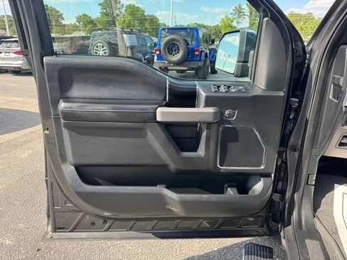 Used 2019 Ford F150 Platinum w/ Equipment Group 701A Luxury AWD/4WD image 16
