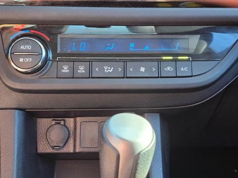 Used 2016 Toyota Corolla S FWD image 18