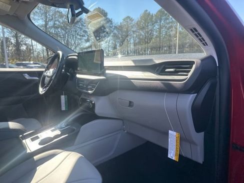 New 2026 Ford Escape SE w/ PHEV Premium Package FWD image 34