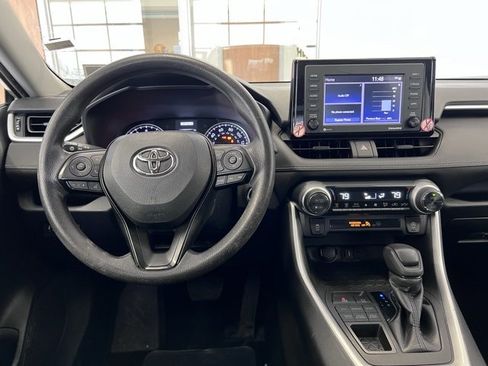 Used 2022 Toyota RAV4 XLE image 6