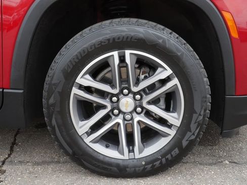 Used 2022 Chevrolet Traverse LT w/ LT Premium Package AWD/4WD image 13