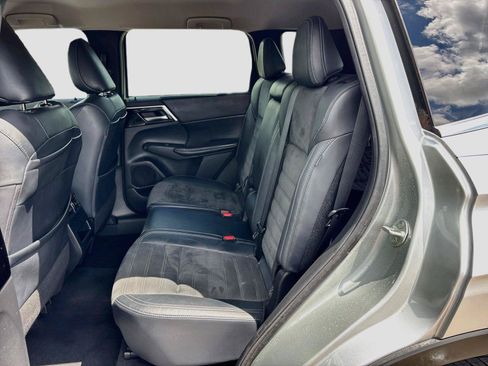 Used 2022 Mitsubishi Outlander SE AWD/4WD image 24
