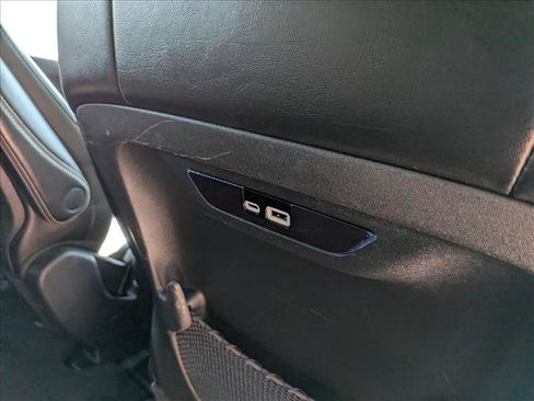 Used 2025 Chrysler Pacifica Select FWD image 15