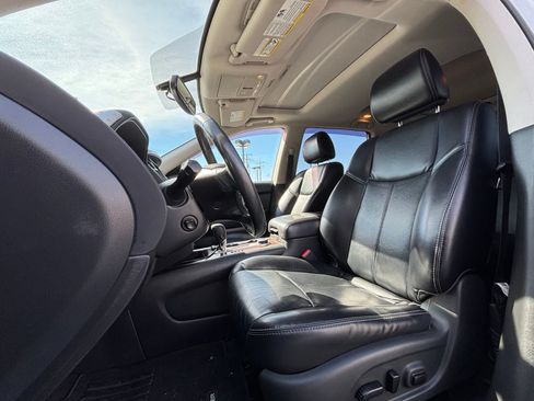 Used 2018 Nissan Pathfinder Platinum AWD/4WD image 13