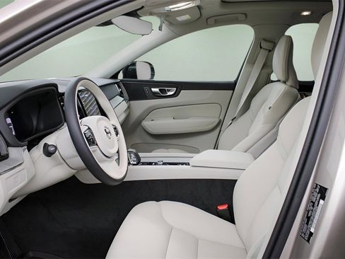 New 2025 Volvo XC60 B5 Plus w/ Protection Package Premier image 26