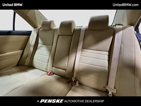 Used 2017 Toyota Camry LE FWD image 17
