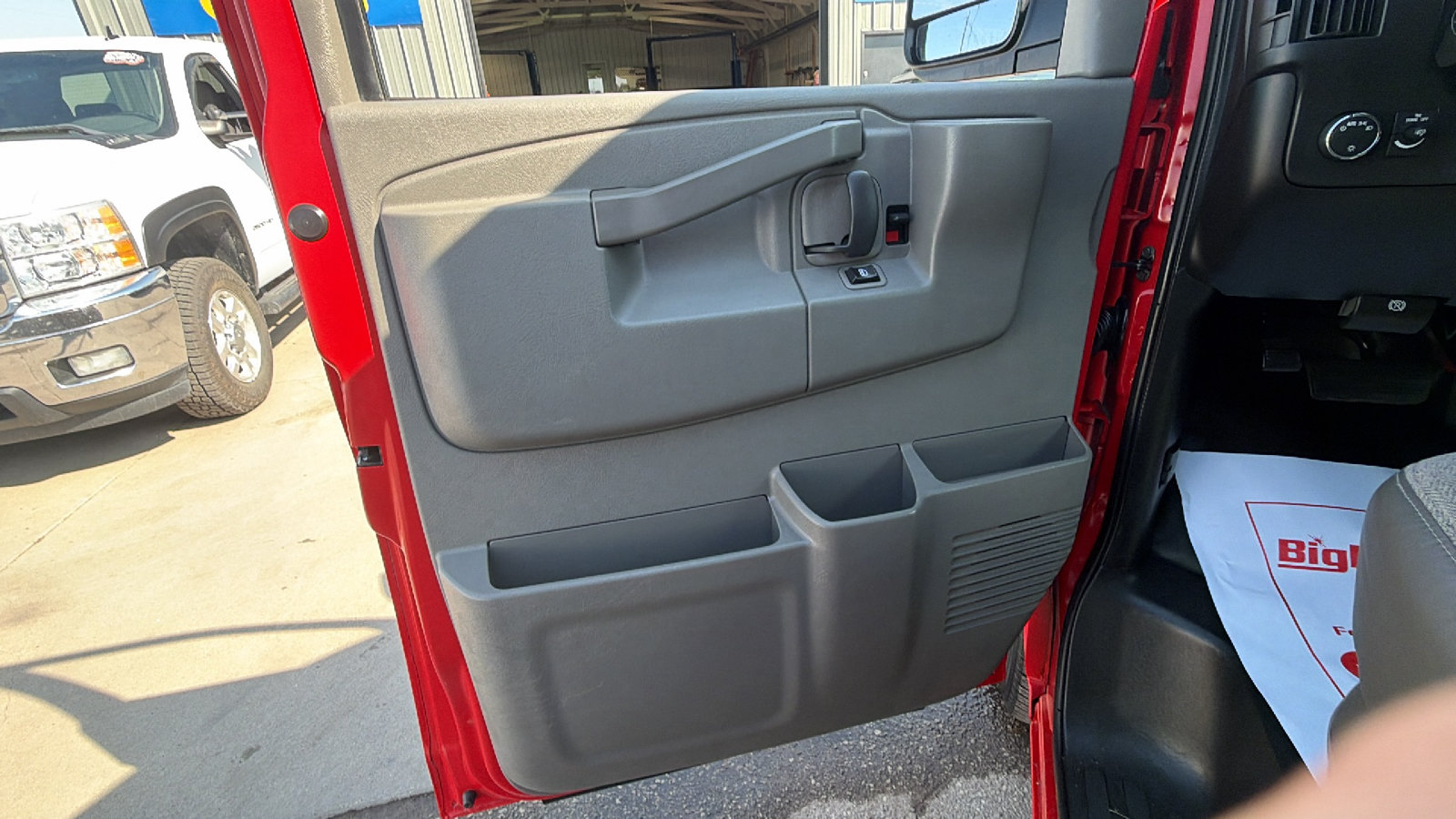 Used 2020 Chevrolet Express 3500 w/ Driver Convenience Package RWD image 10