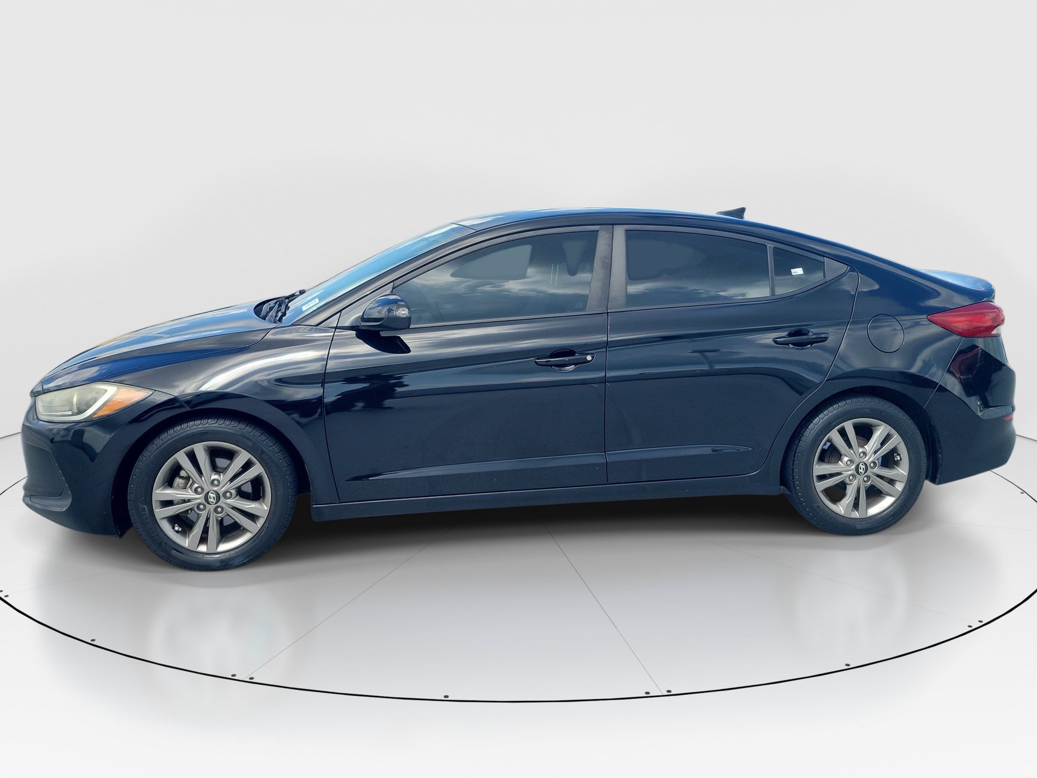 Used 2017 Hyundai Elantra SE FWD image 4