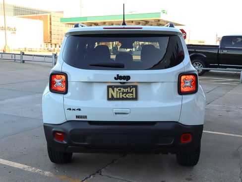 Used 2023 Jeep Renegade Latitude image 13
