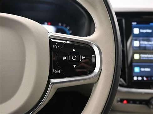 Used 2024 Volvo S60 B5 Ultimate image 24