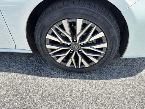 Certified 2024 Nissan Altima 2.5 SV FWD image 37