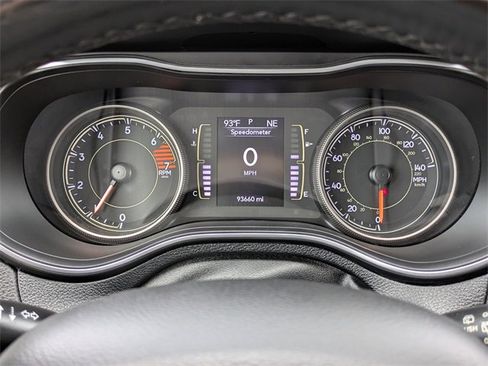 Used 2019 Jeep Cherokee Latitude Plus w/ Cold Weather Group image 25