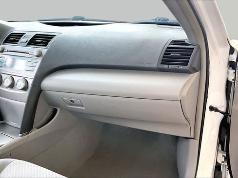 Used 2009 Toyota Camry FWD image 16