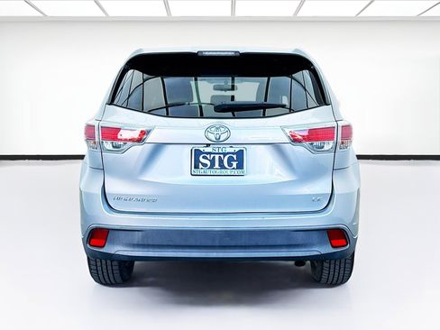 Used 2015 Toyota Highlander LE image 5