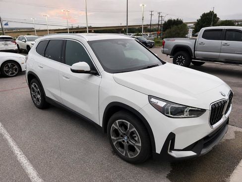 Used 2023 BMW X1 xDrive28i w/ Premium Package AWD/4WD image 2